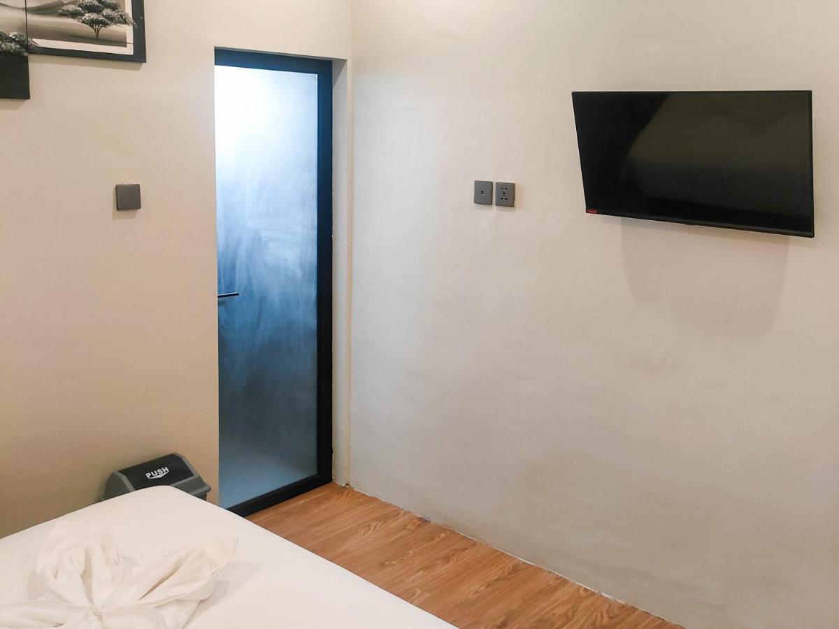 Travel Biz Hotel Medan Mitra Reddoorz ภายนอก รูปภาพ